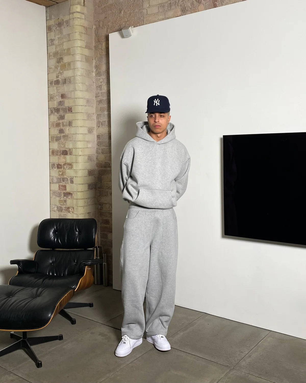 Unisex - Classic Grey Sweats